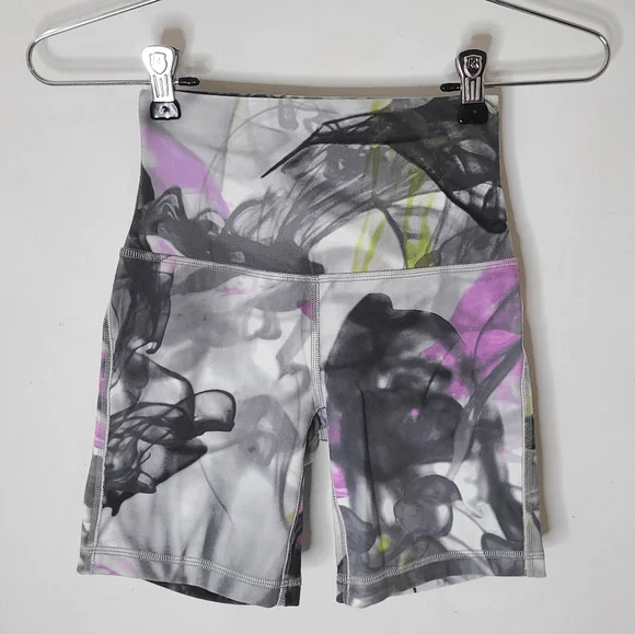 Lululemon 6" Align High-Rise Biker Short in Unicorn Throwback White Multi Sz 2 - Picture 5 of 12